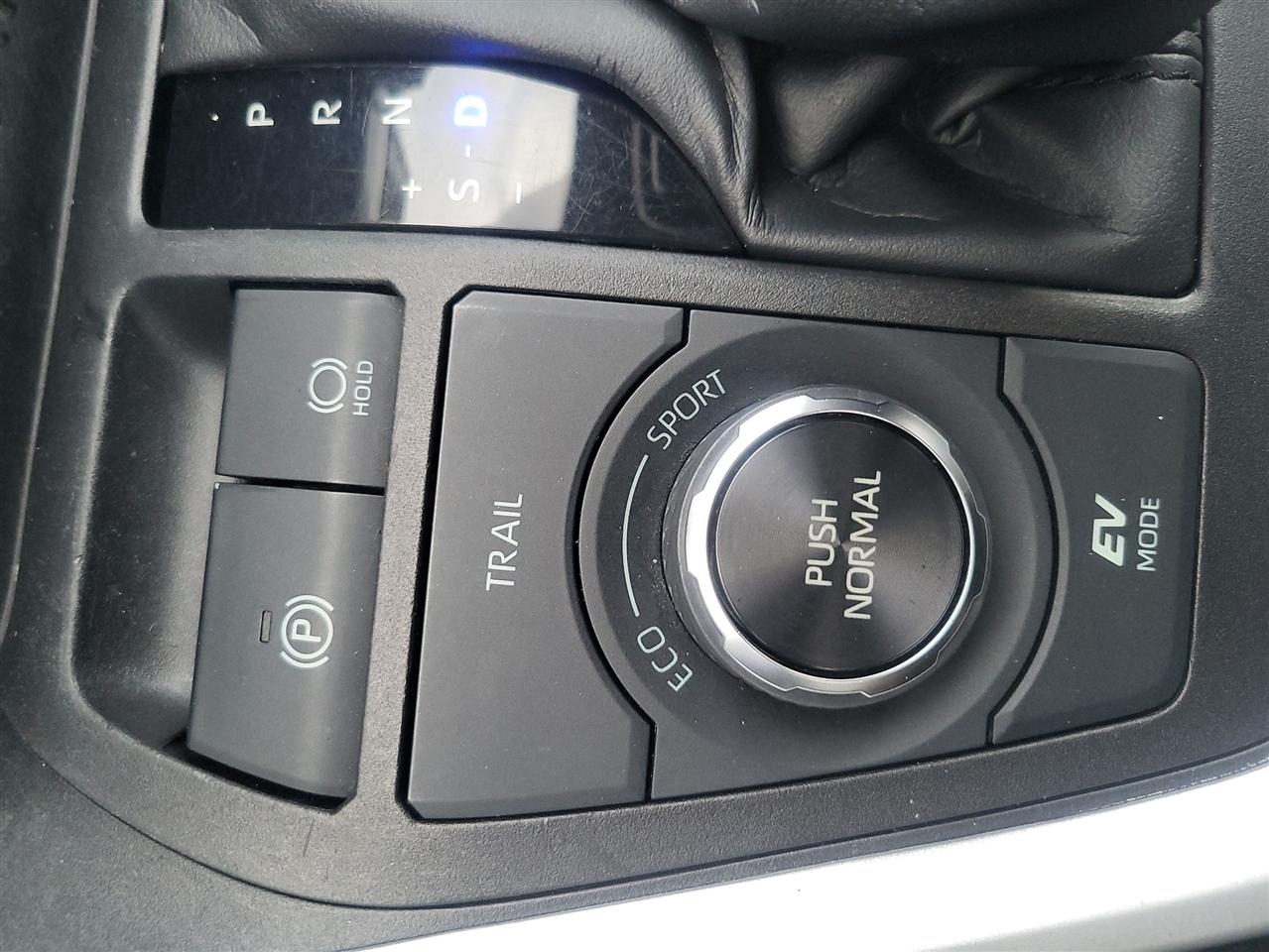 Toyota RAV4 Hybrid XLE 2022