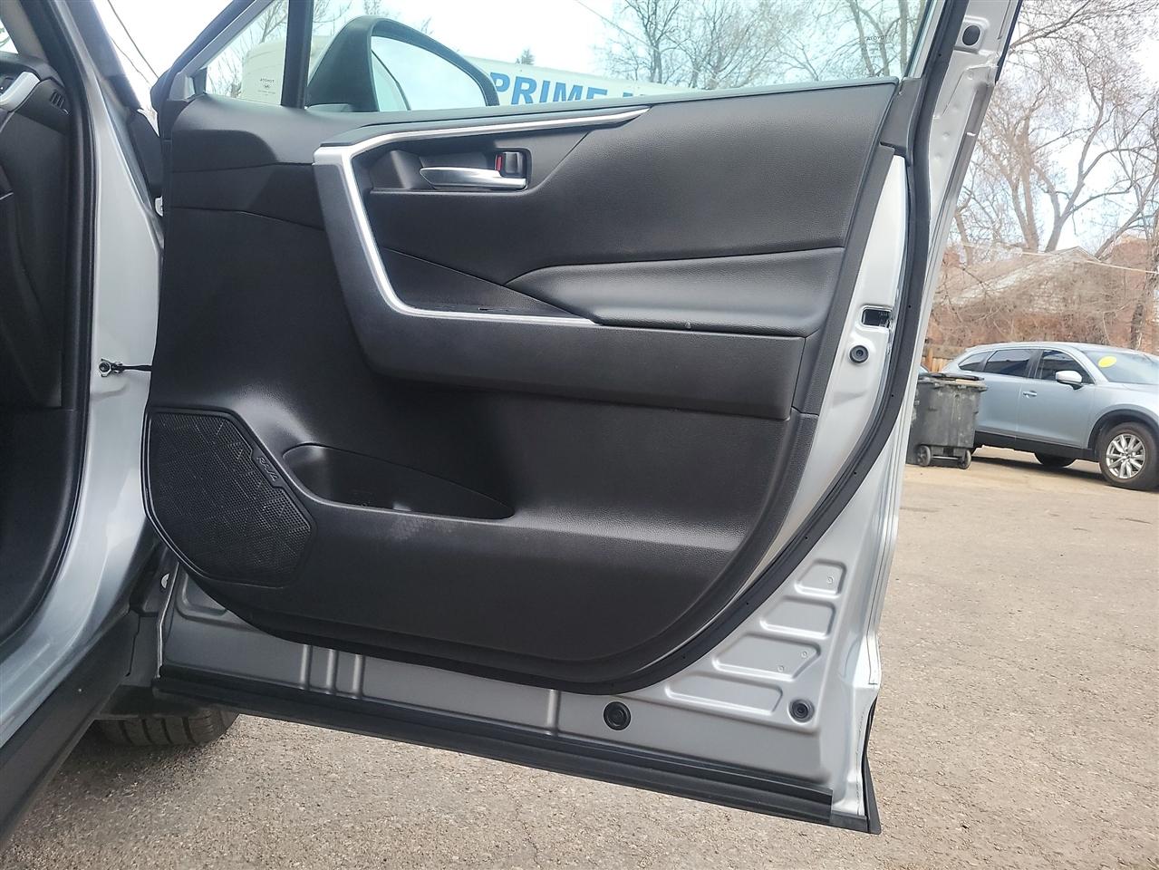 Toyota RAV4 Hybrid XLE 2022