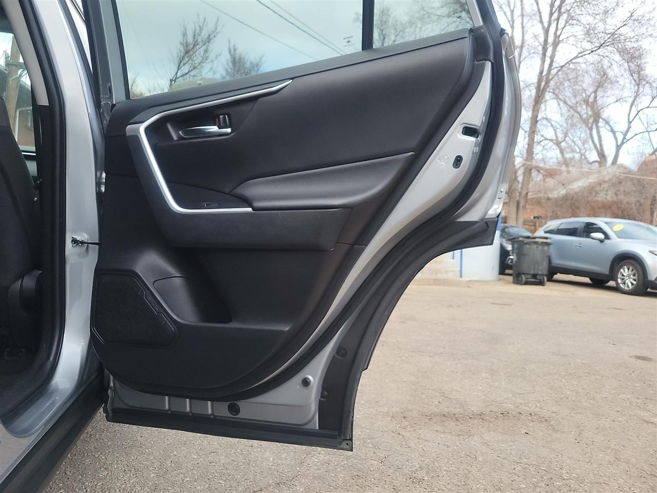 Toyota RAV4 Hybrid XLE 2022