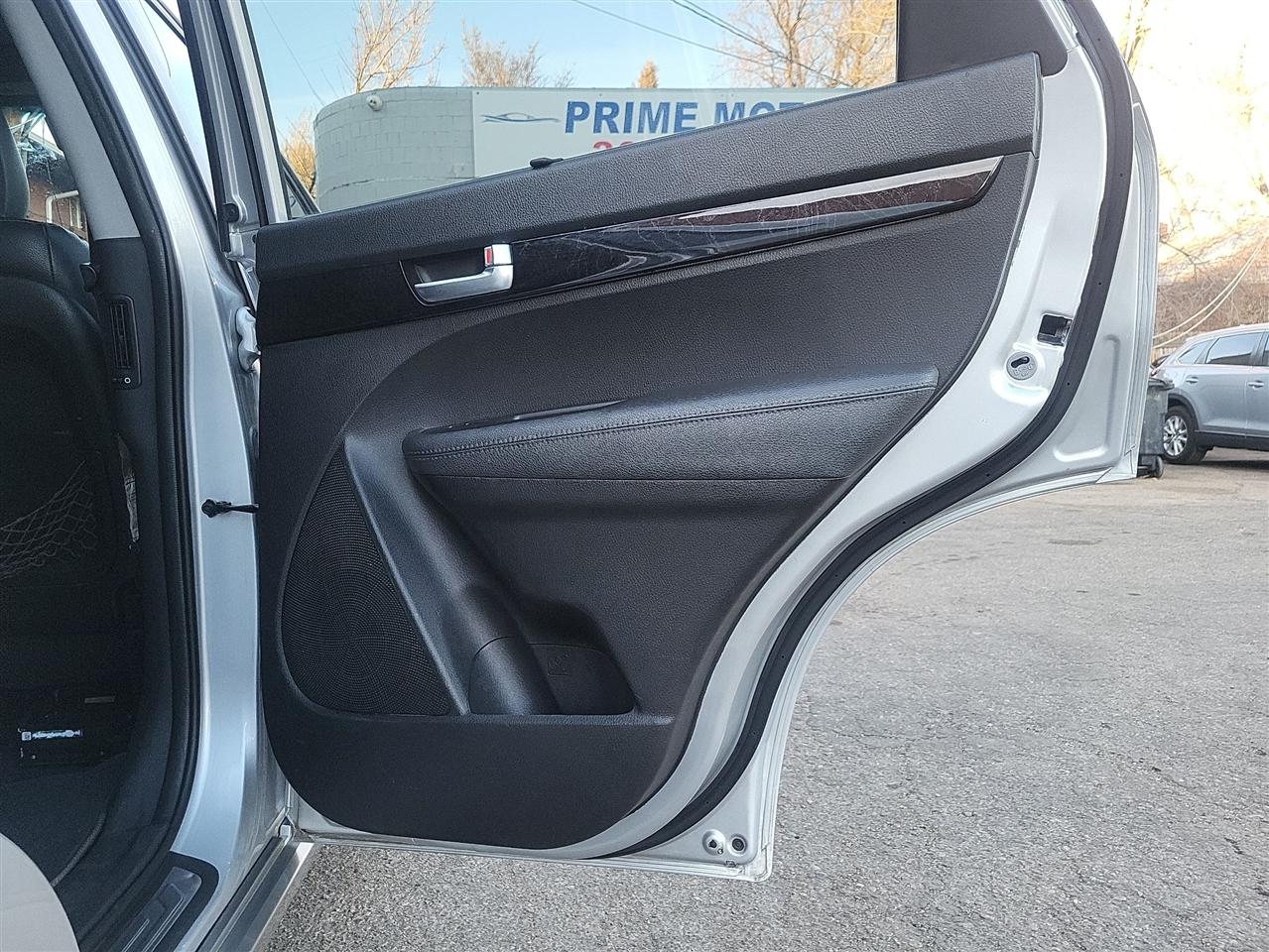 Kia Sorento SX V6 FWD 2014