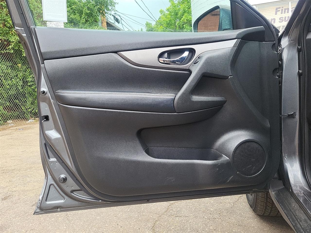 Nissan Rogue SV FWD 2016