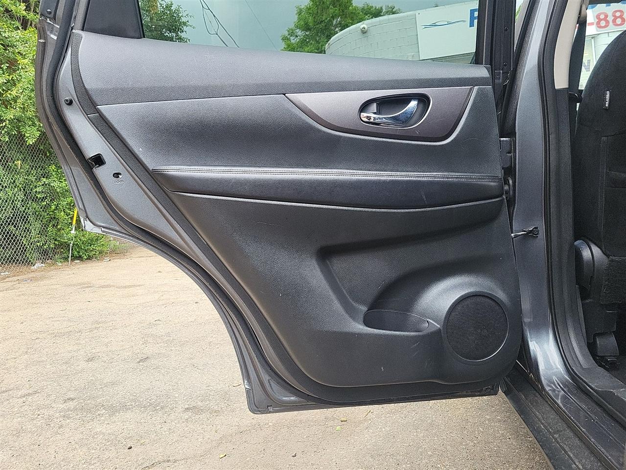 Nissan Rogue SV FWD 2016