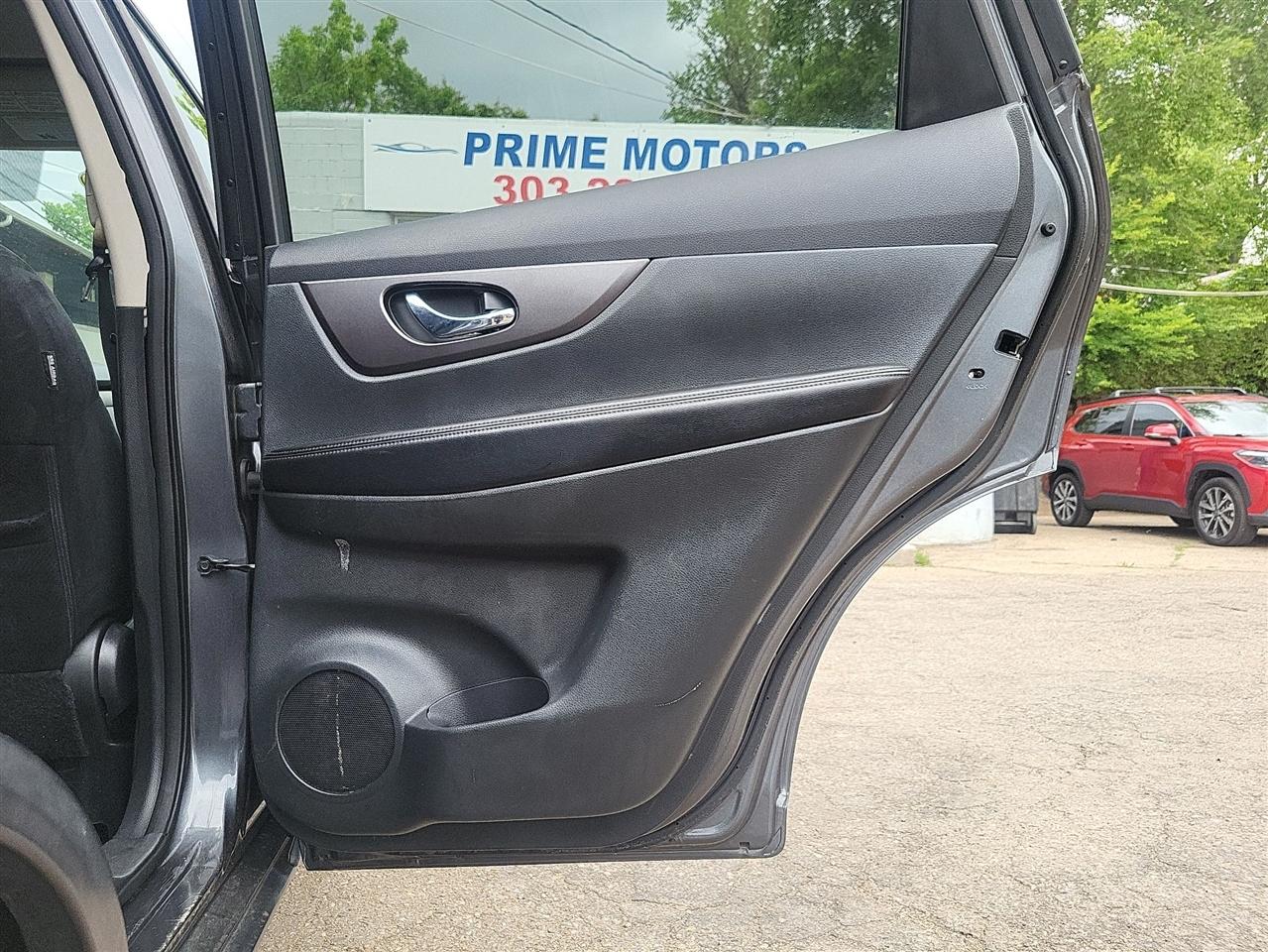 Nissan Rogue SV FWD 2016