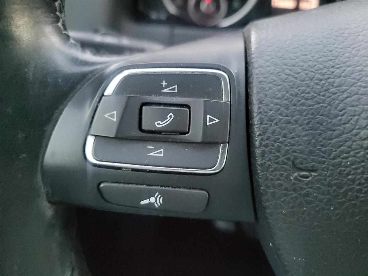 Volkswagen Tiguan S 2017