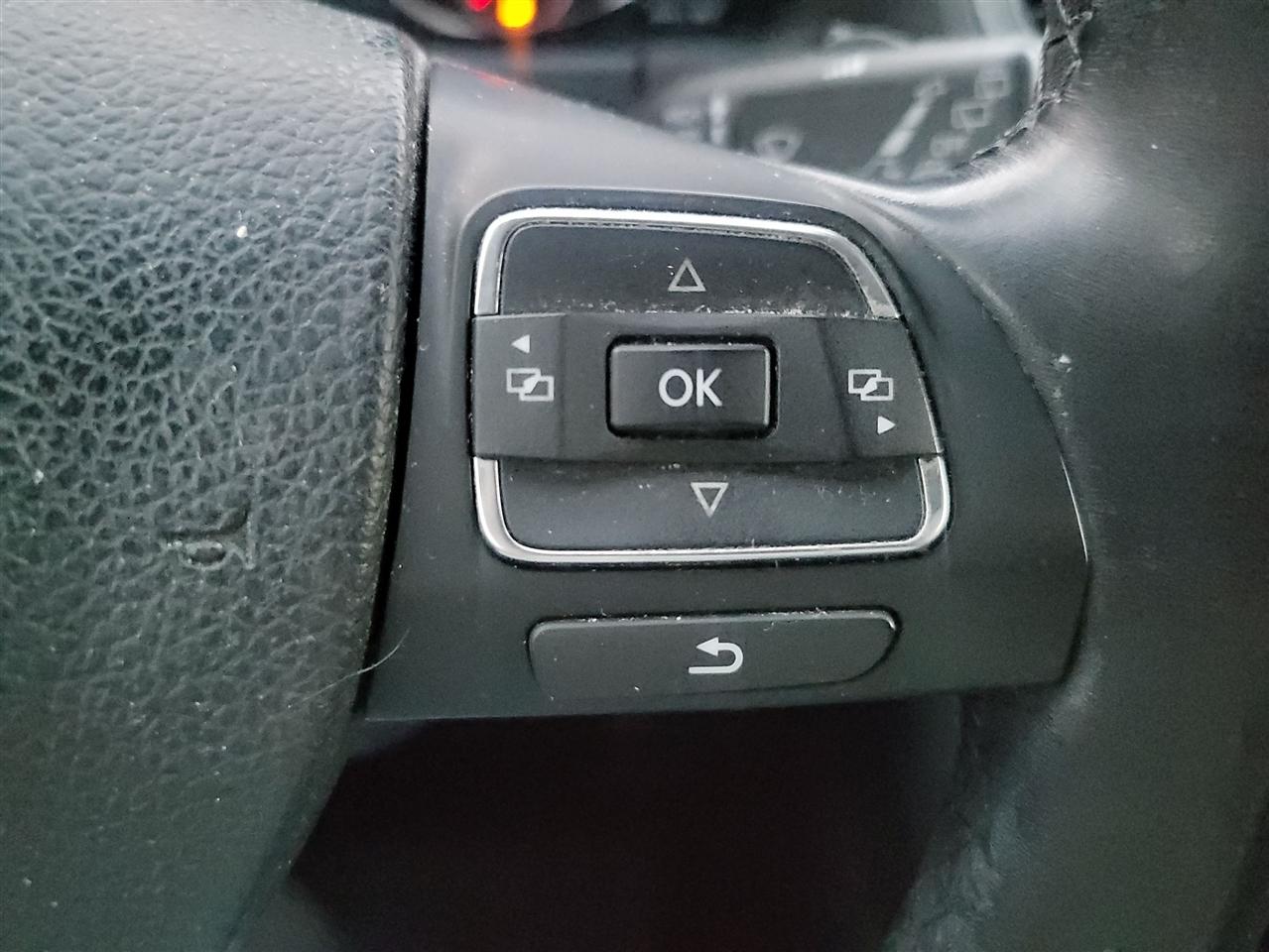 Volkswagen Tiguan S 2017