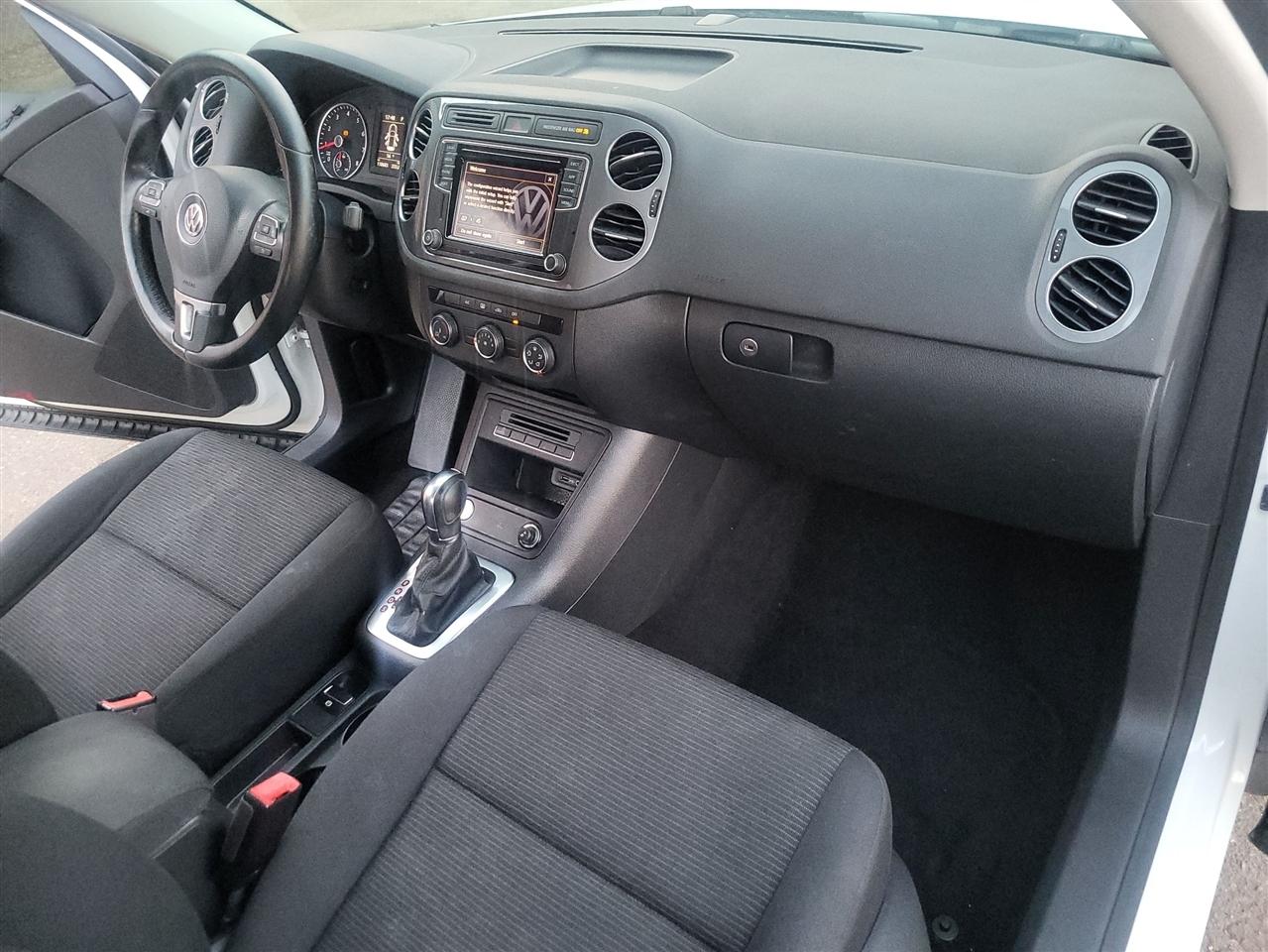 Volkswagen Tiguan S 2017