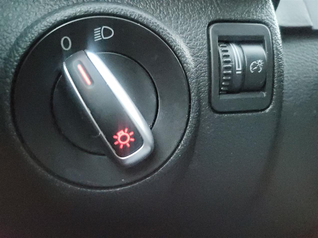 Volkswagen Tiguan S 2017