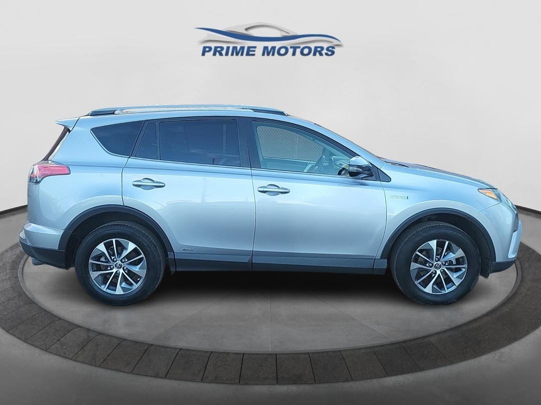 Toyota RAV4 Hybrid LE 2018