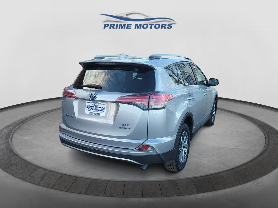 Toyota RAV4 Hybrid LE 2018