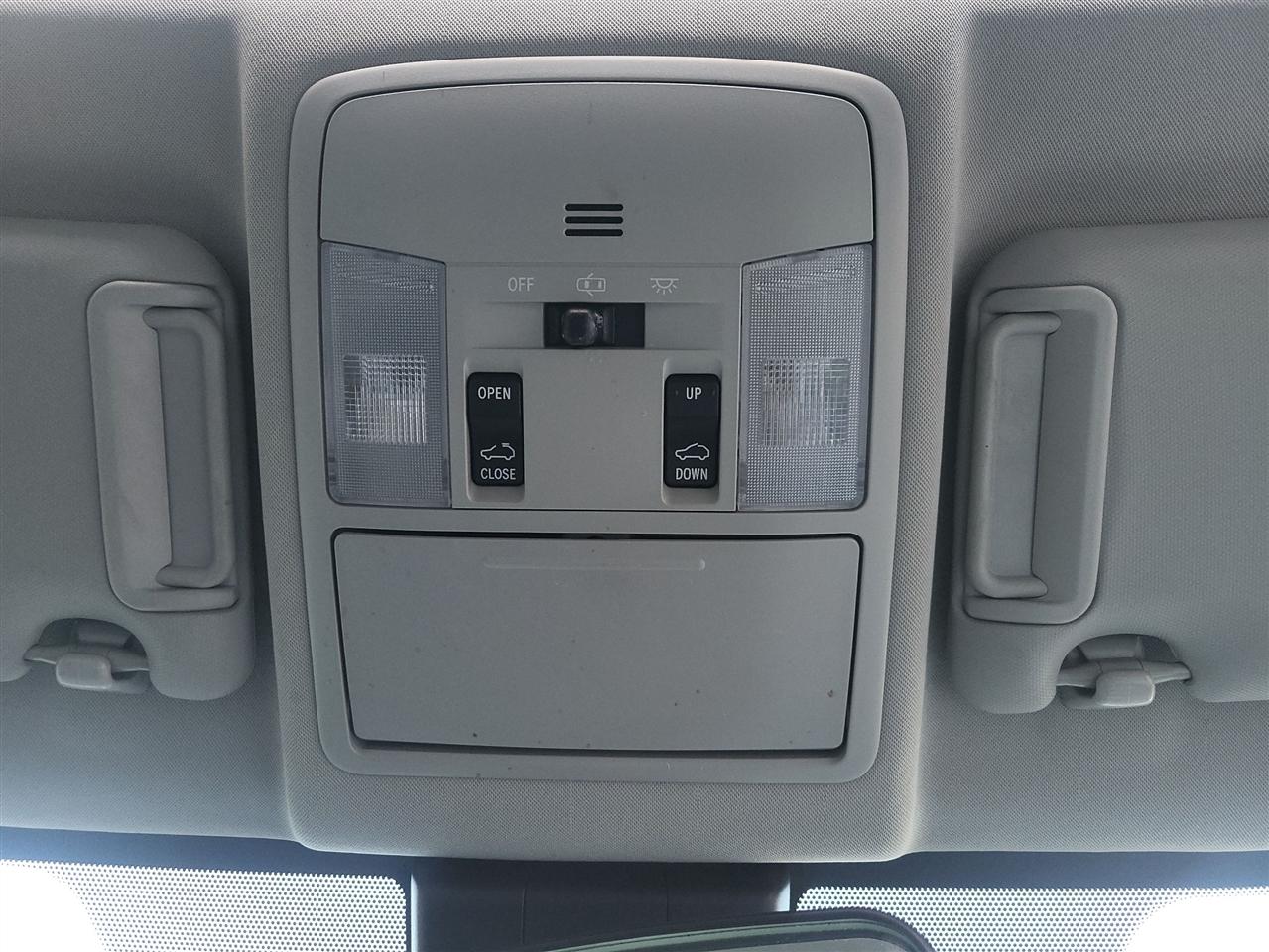 Toyota RAV4 Hybrid LE 2018