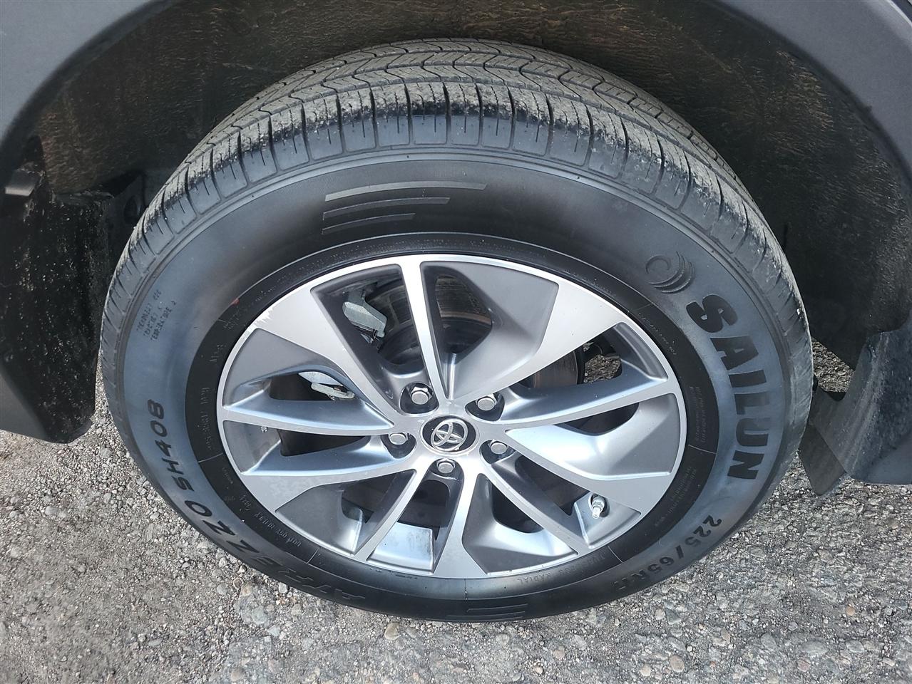 Toyota RAV4 Hybrid LE 2018