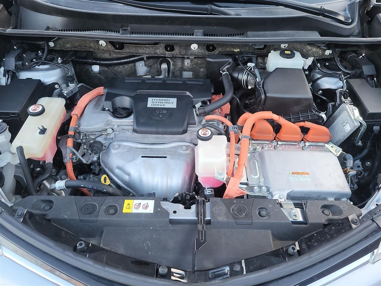Toyota RAV4 Hybrid LE 2018