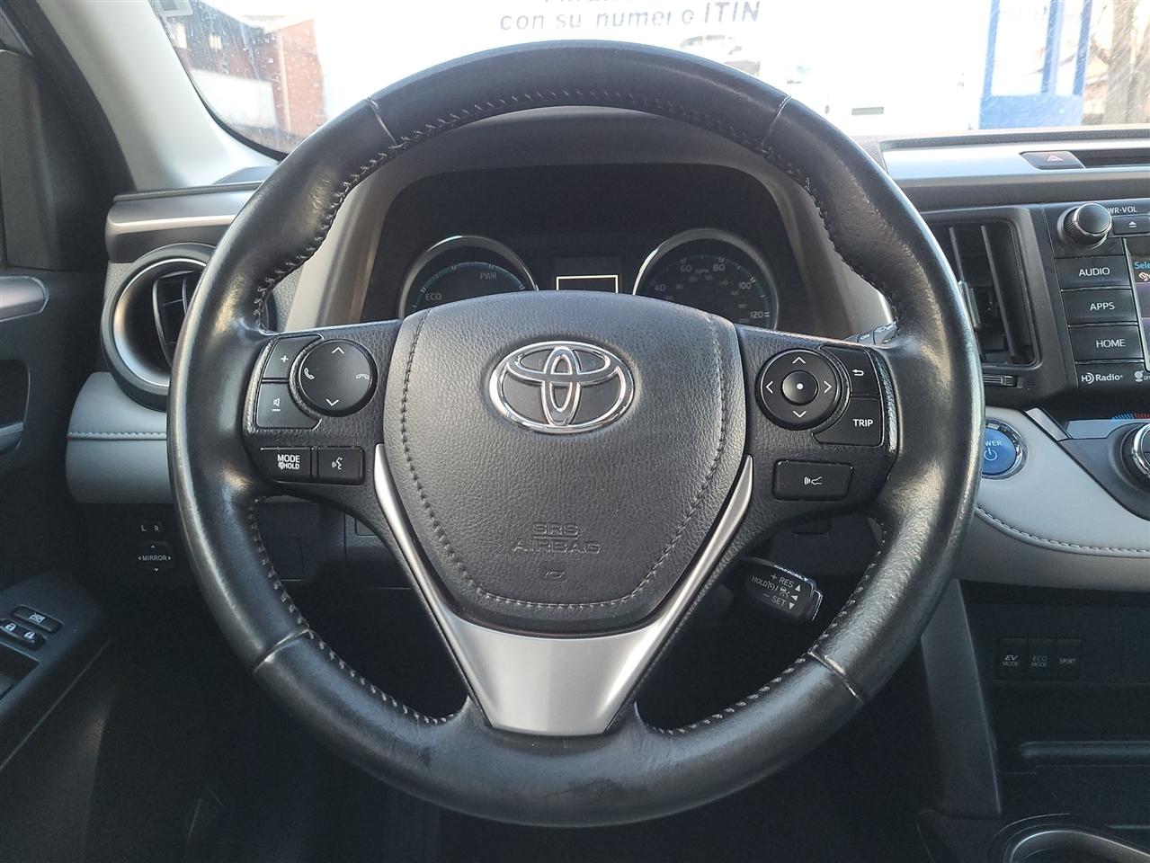 Toyota RAV4 Hybrid LE 2018