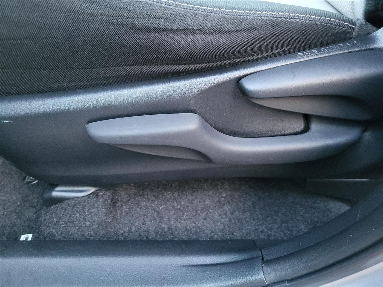 Toyota RAV4 Hybrid LE 2018