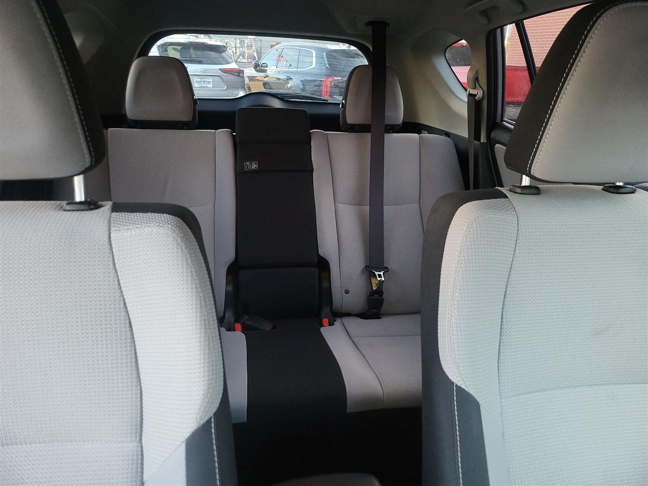 Toyota RAV4 Hybrid LE 2018