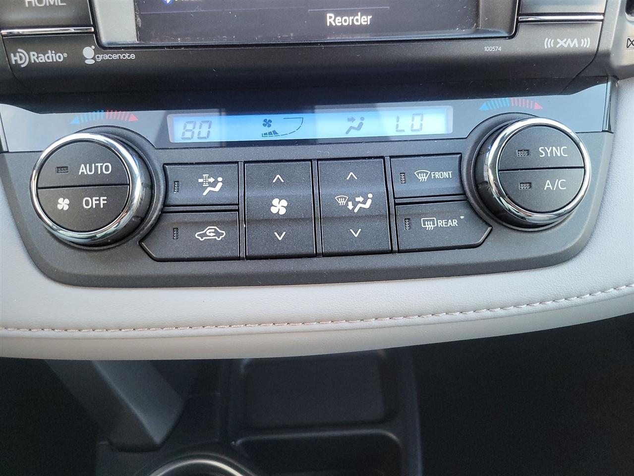 Toyota RAV4 Hybrid LE 2018