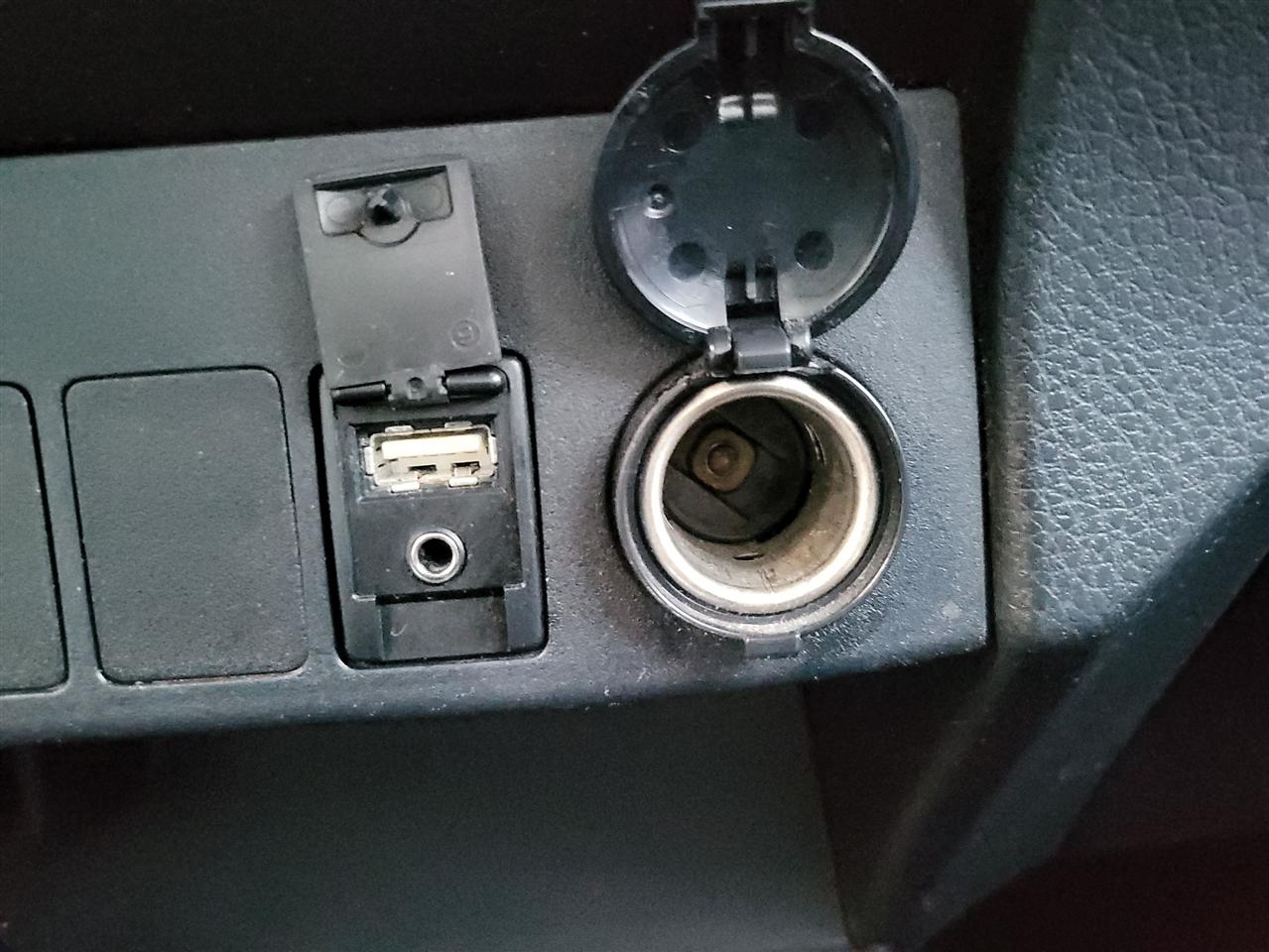 Toyota RAV4 Hybrid LE 2018