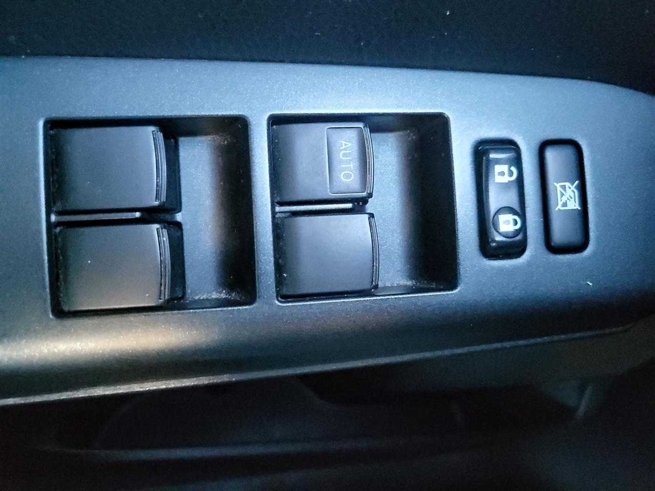 Toyota RAV4 Hybrid LE 2018