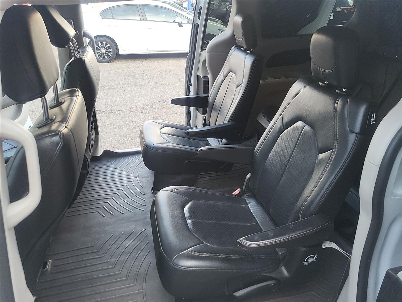 Chrysler Pacifica  2019