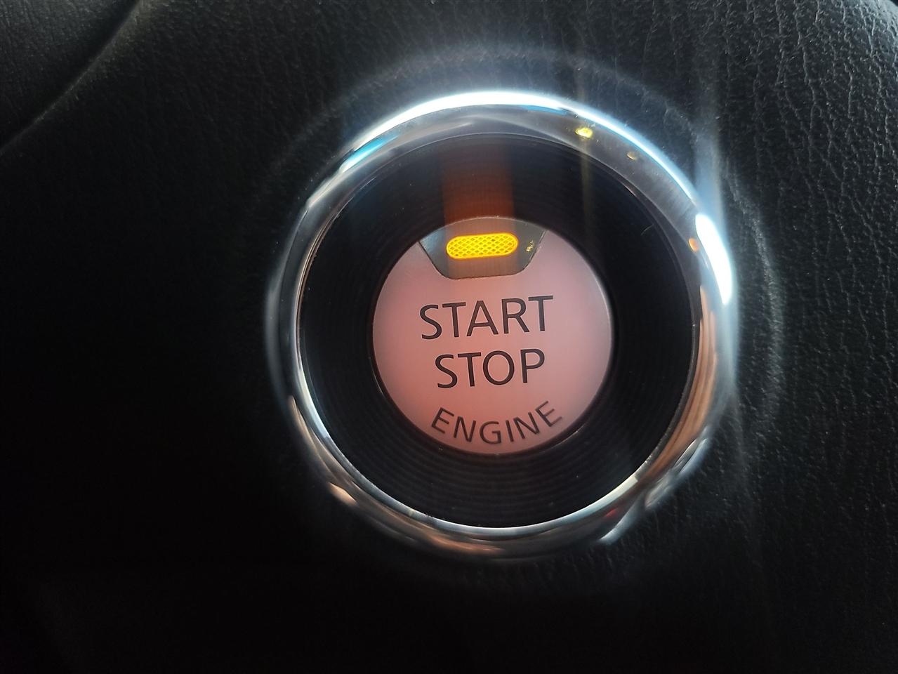 Nissan Pathfinder SV 4WD 2016