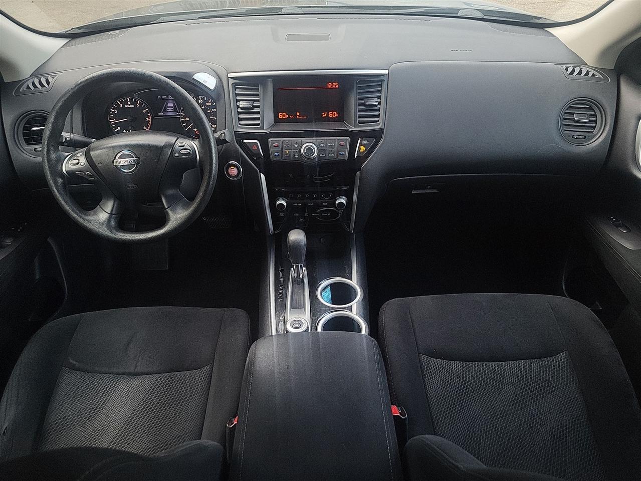 Nissan Pathfinder SV 4WD 2016