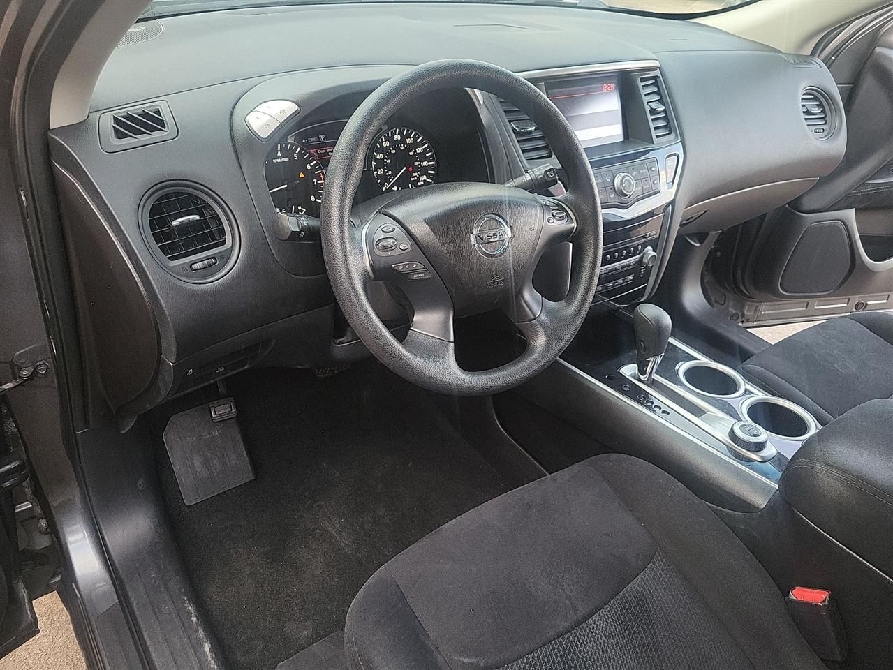 Nissan Pathfinder SV 4WD 2016