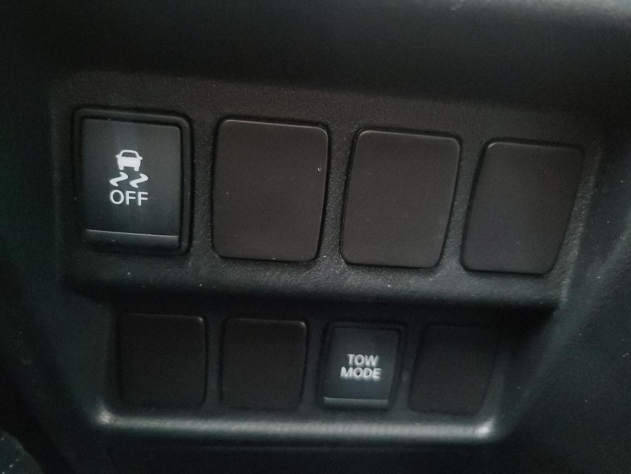 Nissan Pathfinder SV 4WD 2016