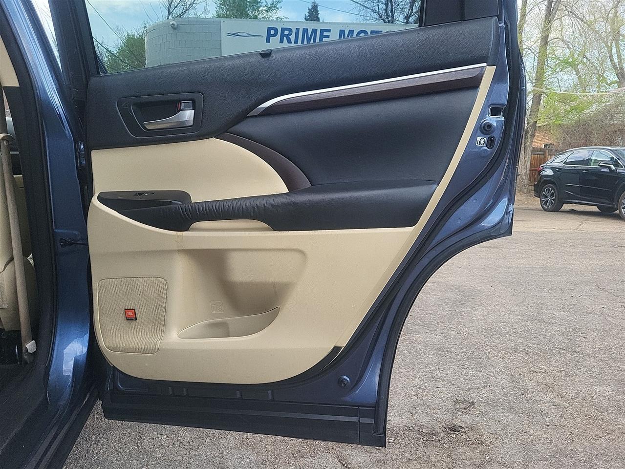 Toyota Highlander Limited AWD V6 2015