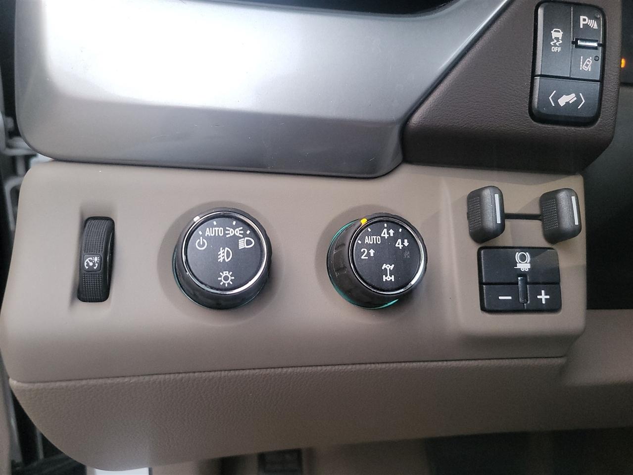 Chevrolet Suburban LTZ 1500 4WD 2015