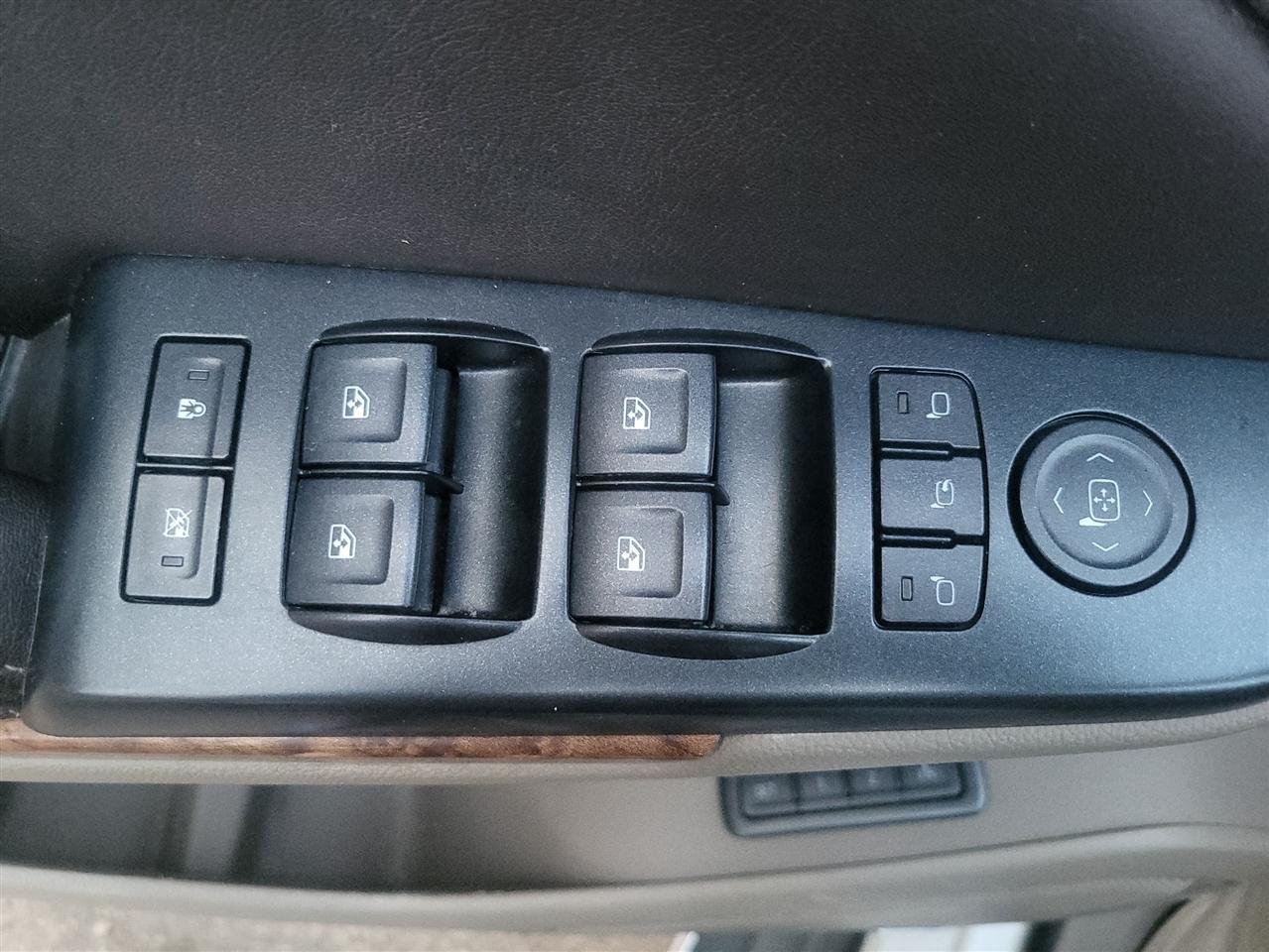 Chevrolet Suburban LTZ 1500 4WD 2015