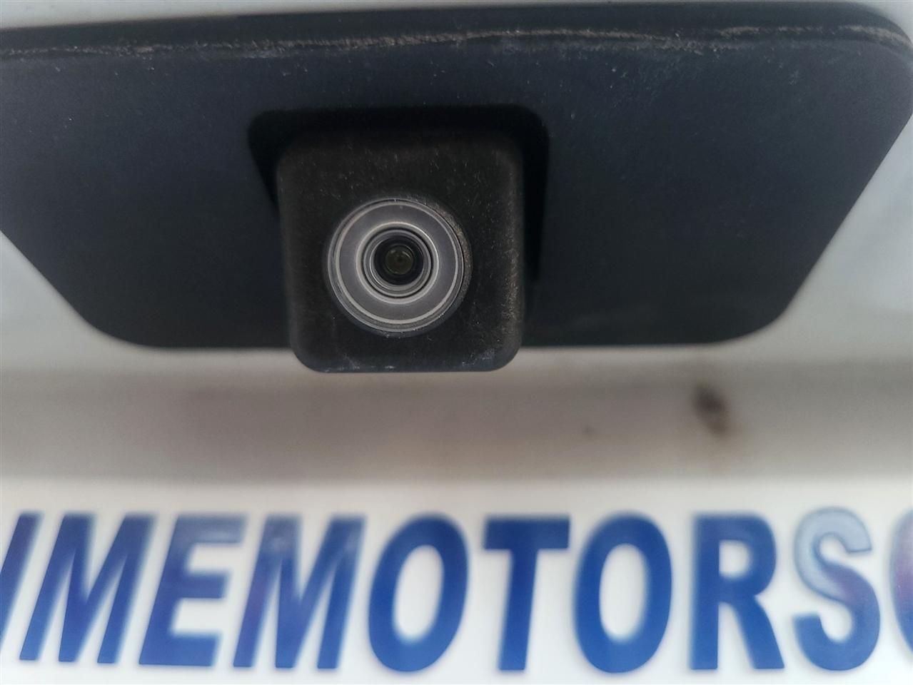 Chevrolet Suburban photo 18