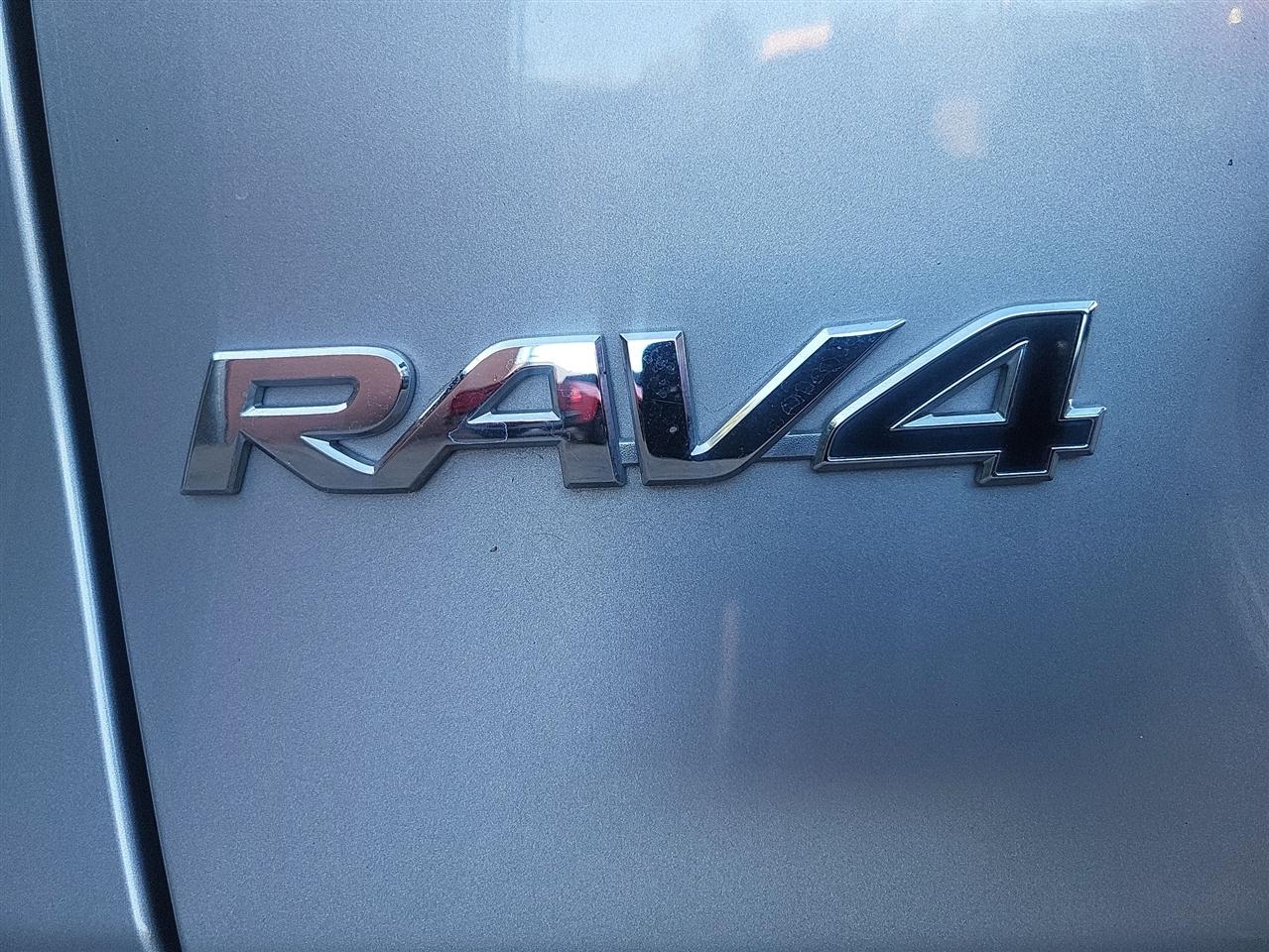 Toyota RAV4 LE 2019
