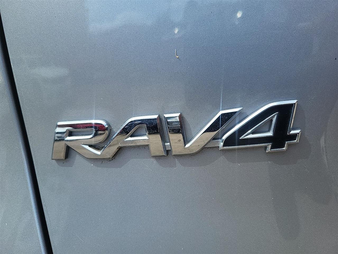 Toyota RAV4 LE 2019