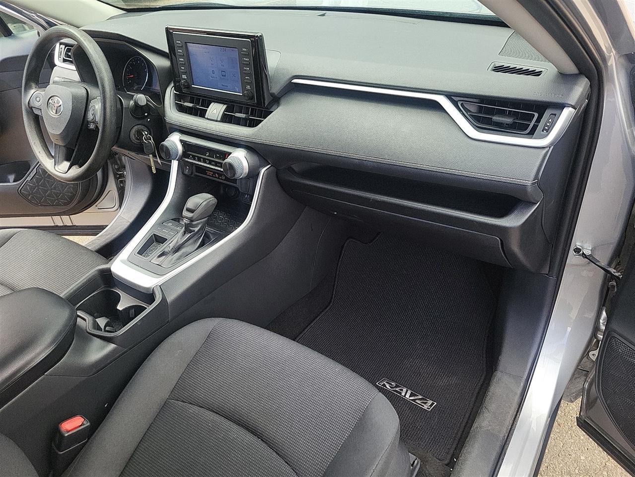 Toyota RAV4 LE 2019