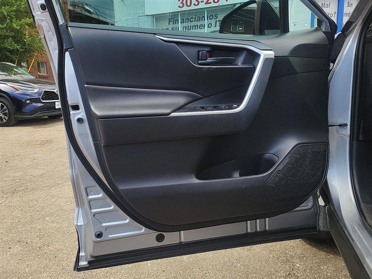 Toyota RAV4 LE 2019