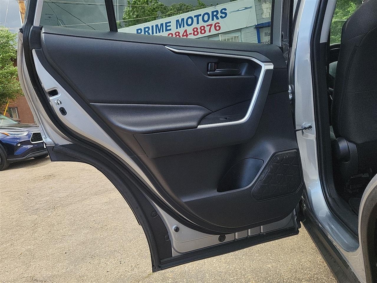 Toyota RAV4 LE 2019