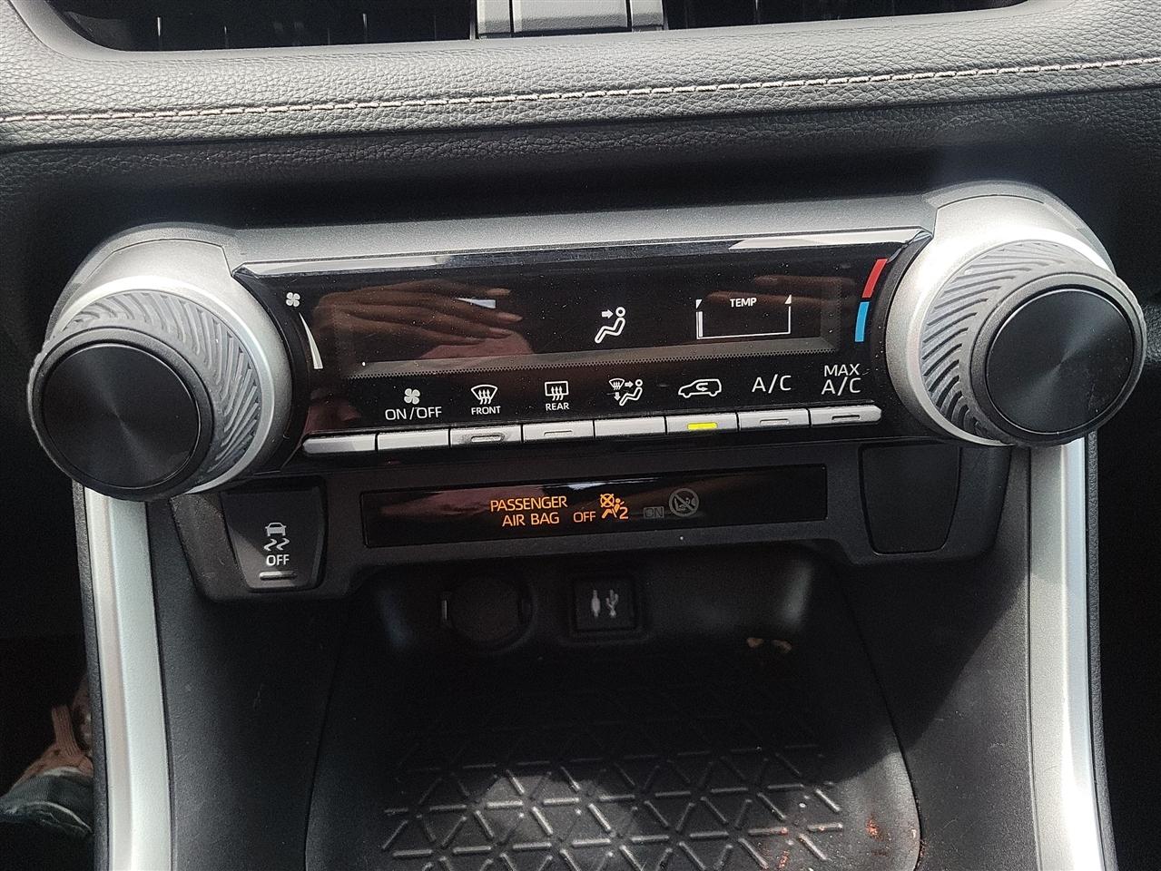 Toyota RAV4 LE 2019