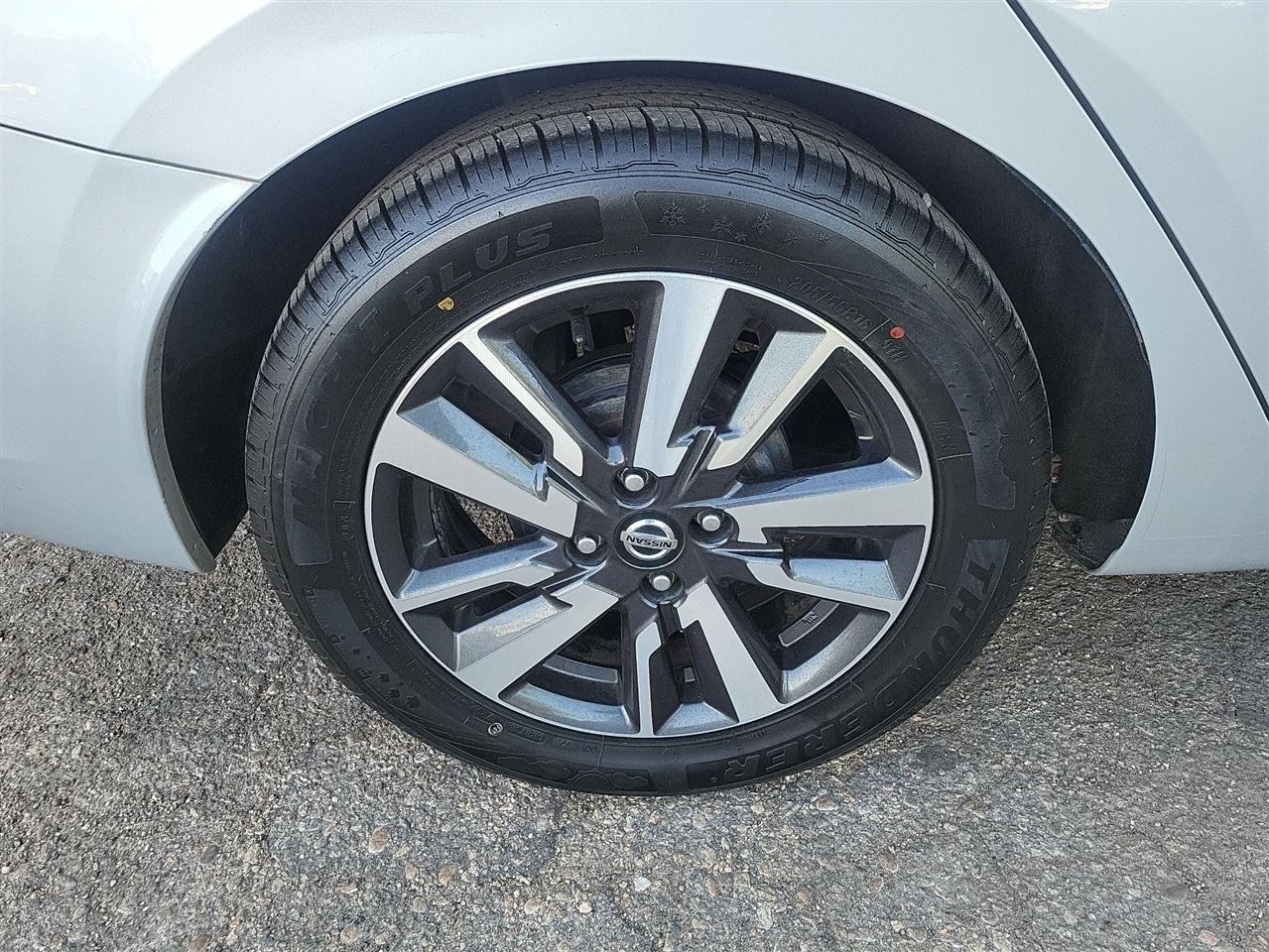 Nissan Versa SV 2021