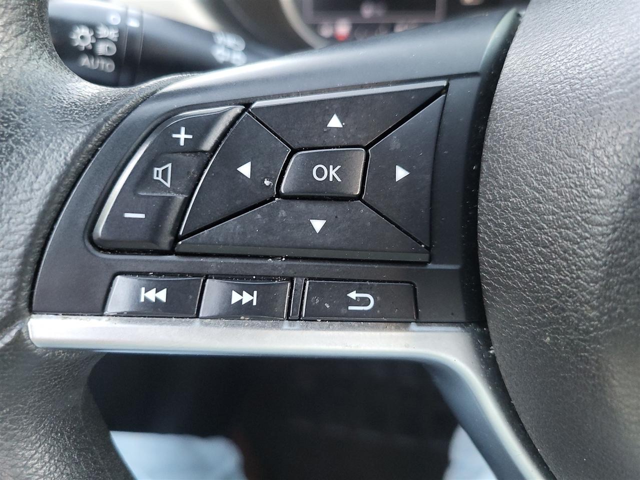 Nissan Versa SV 2021