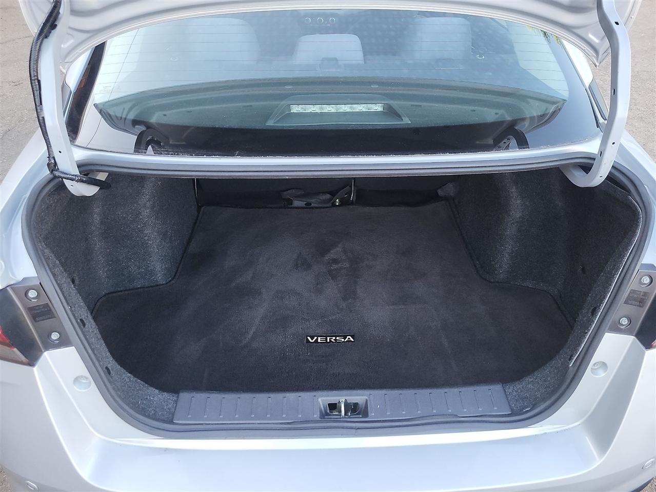 Nissan Versa SV 2021