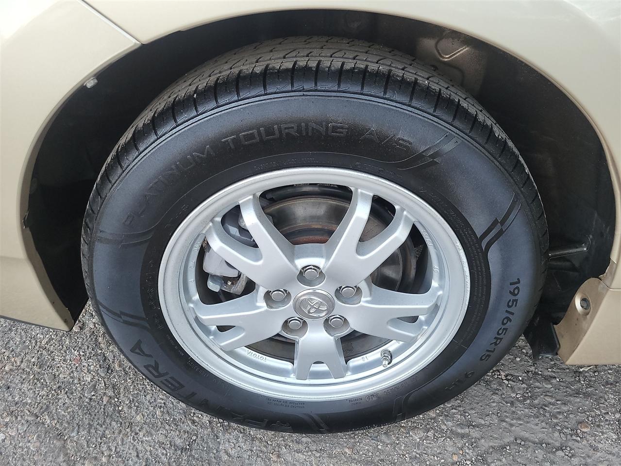 Toyota Prius Prius V 2010