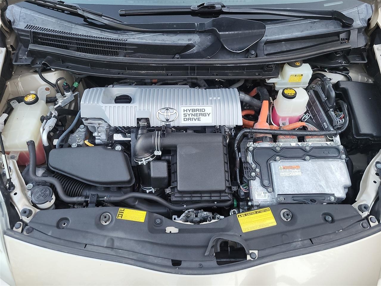 Toyota Prius Prius V 2010