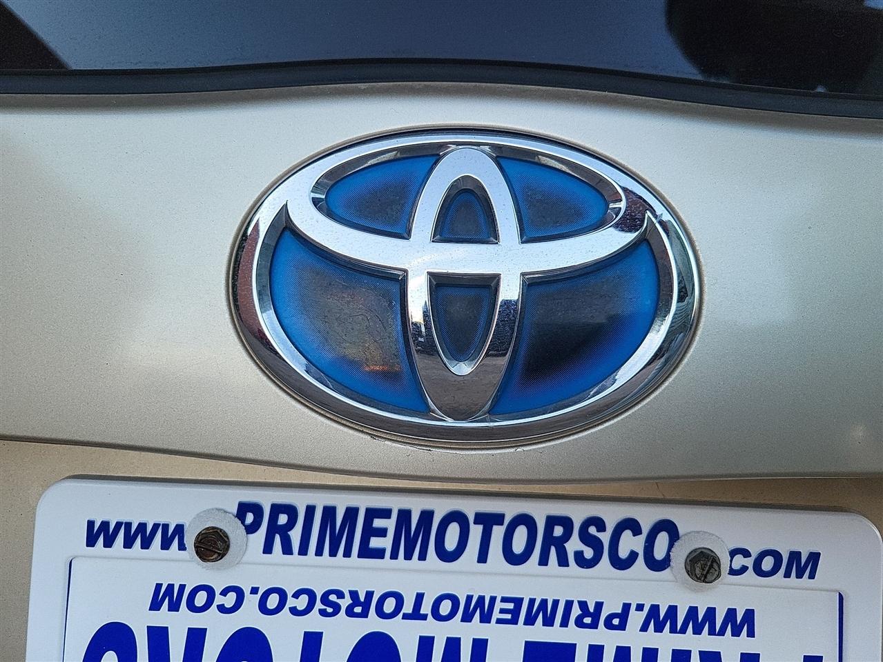 Toyota Prius Prius V 2010