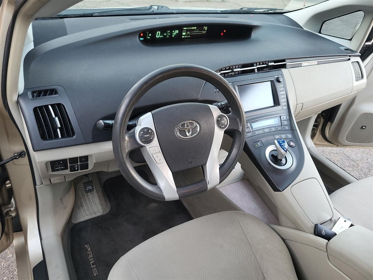 Toyota Prius Prius V 2010