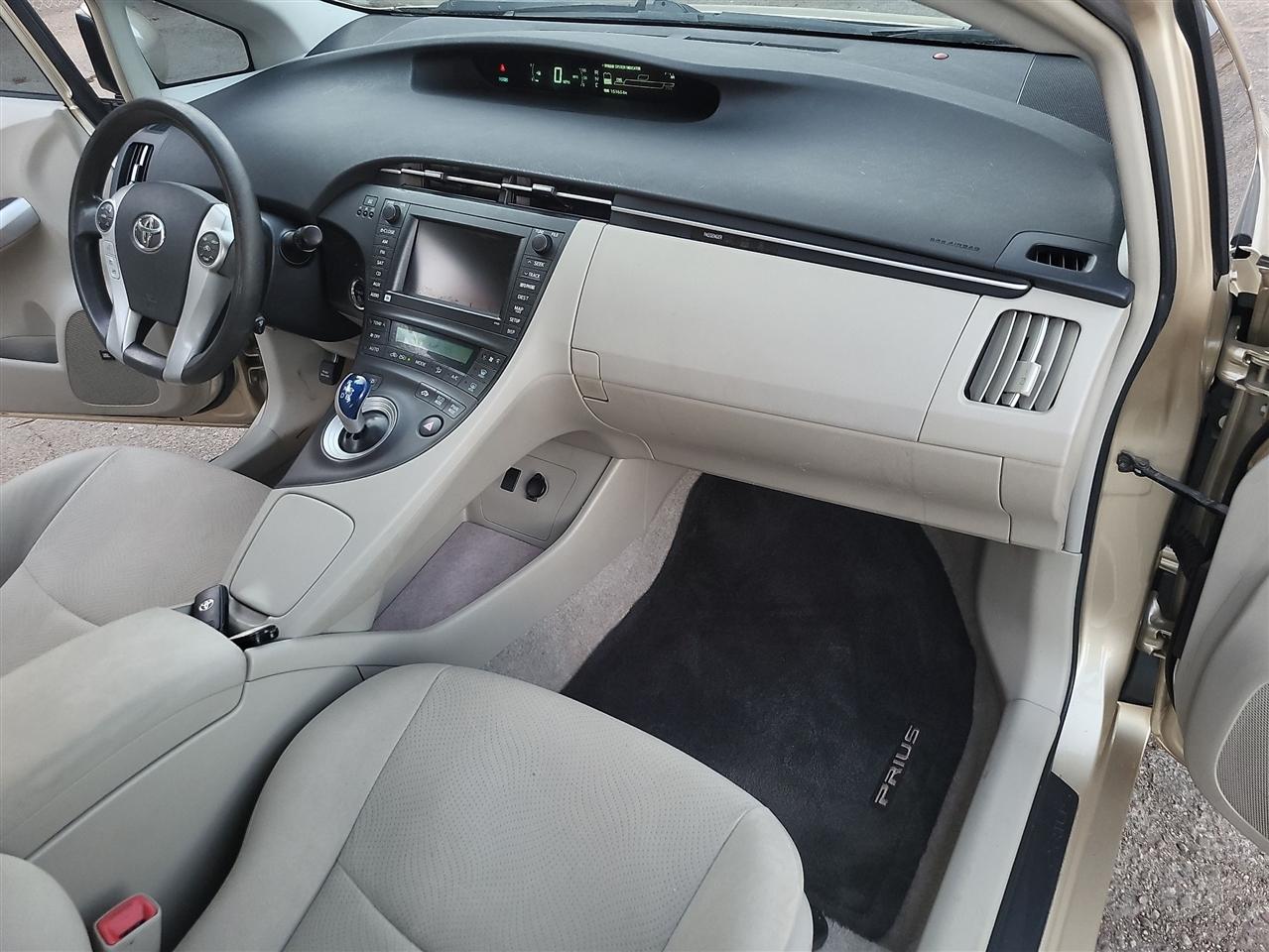 Toyota Prius Prius V 2010