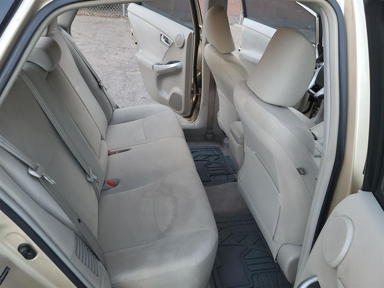 Toyota Prius Prius V 2010