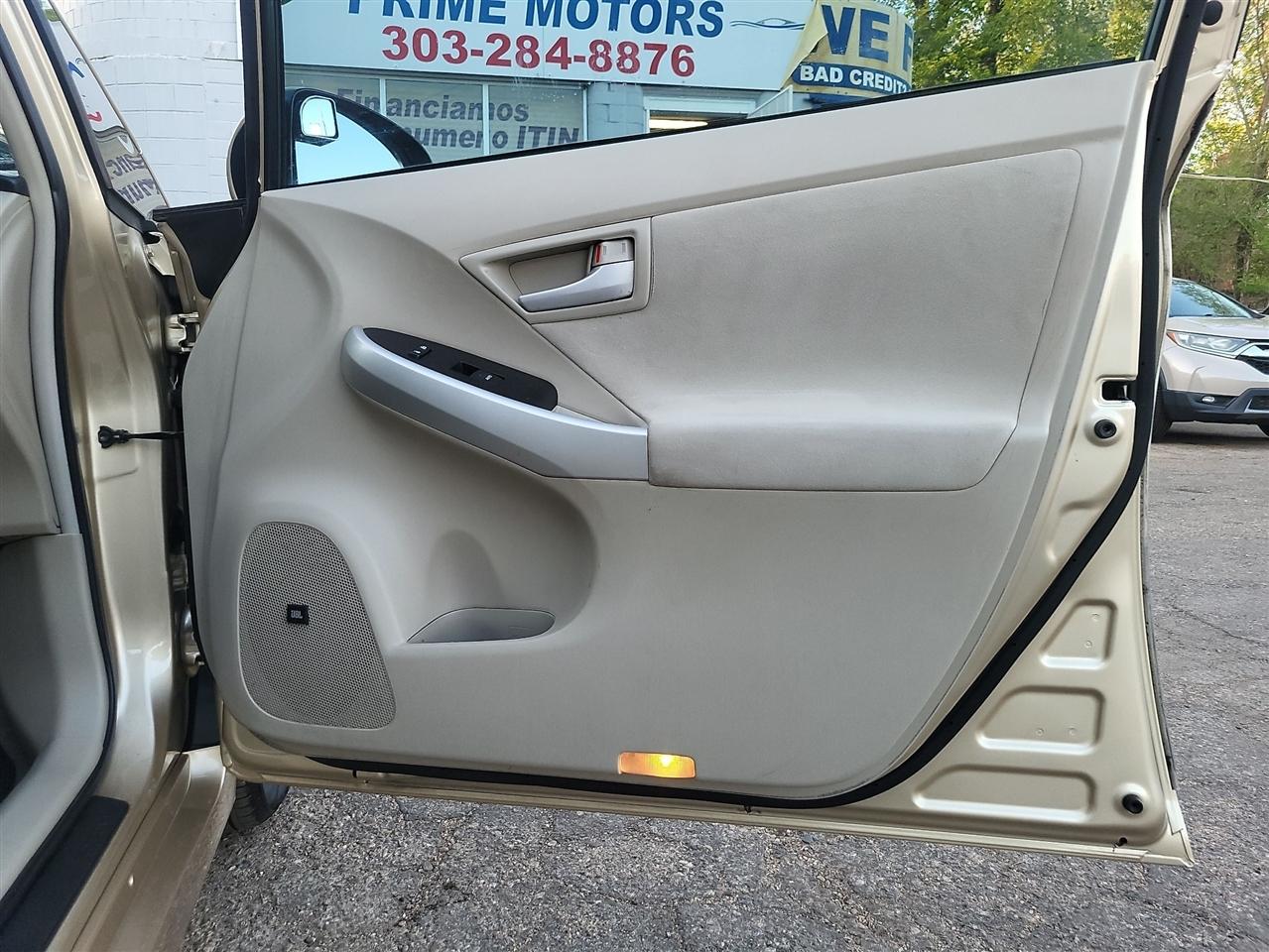 Toyota Prius Prius V 2010