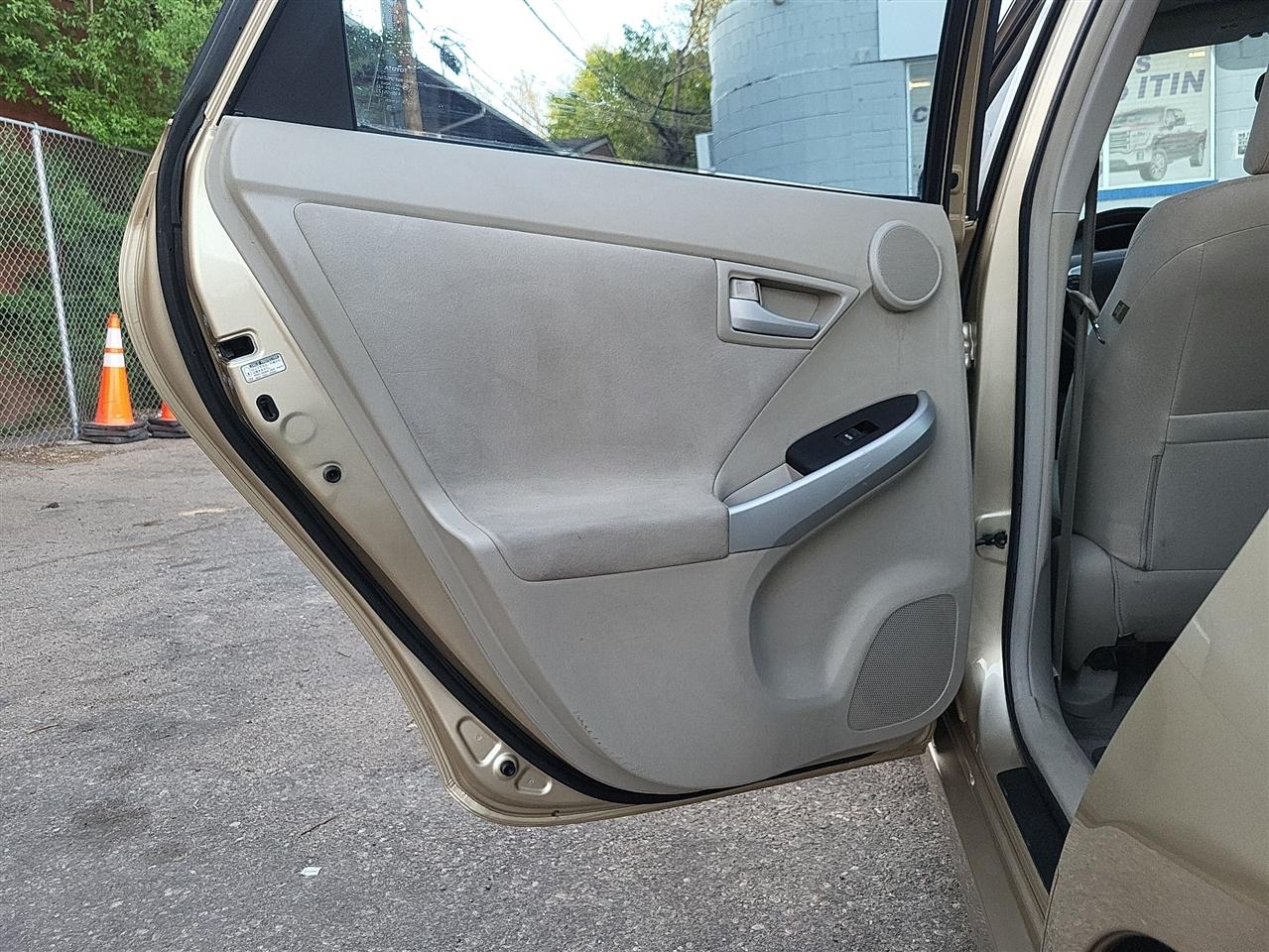 Toyota Prius Prius V 2010