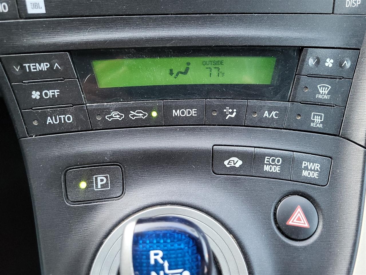 Toyota Prius Prius V 2010