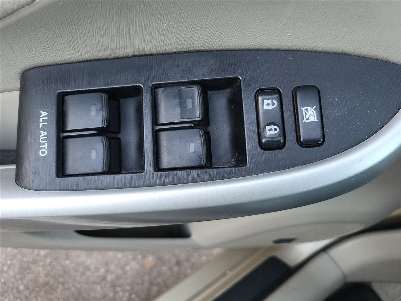 Toyota Prius Prius V 2010